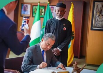 Chinese language to be taught in Nigerian Secondary Schools as FG adds Mandarin to curriculum