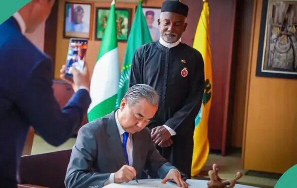 Chinese language to be taught in Nigerian Secondary Schools as FG adds Mandarin to curriculum
