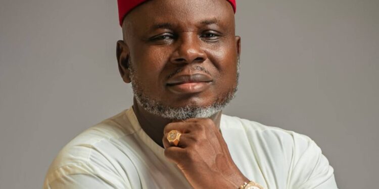 VIDEO: APC Chieftain, Nicholas Ukachukwu in a heated argument with those he allegedly owes N1bn