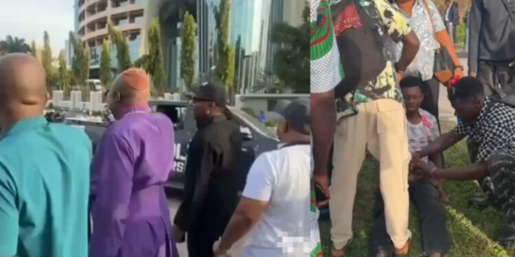 Police Fire Tear gas at #FreeNnamdiKanu Protesters In Abuja