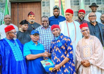 2027 Abia Governorship: APC Stakeholders Present Nomination Forms to Deputy Speaker Benjamin Kalu