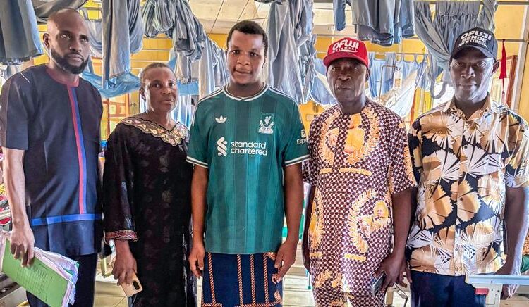 Anyaso Clears Hospital Bills for Bende Indigenes
