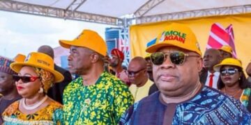 Panic as Podium Collapses During Adeleke’s Re-Election Campaign Event in Osun 10 Panic as Podium Collapses During Adeleke’s Re-Election Campaign Event in Osun