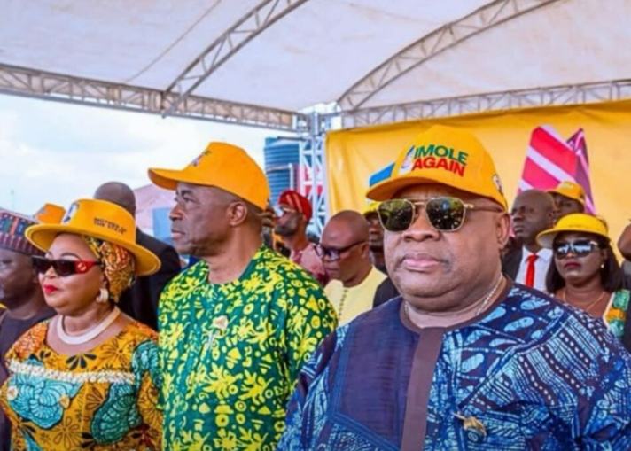 Panic as Podium Collapses During Adeleke’s Re-Election Campaign Event in Osun 1 Panic as Podium Collapses During Adeleke’s Re-Election Campaign Event in Osun