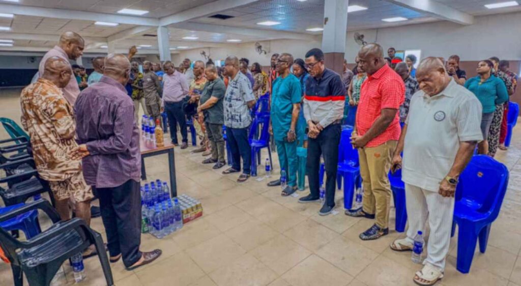 2027: Aba GSM Traders (Clothing Materials sellers) of Bende Extraction Declare Total Support for Dr. Chima Anyaso 6 2027: Aba GSM Traders (Clothing Materials sellers) of Bende Extraction Declare Total Support for Dr. Chima Anyaso