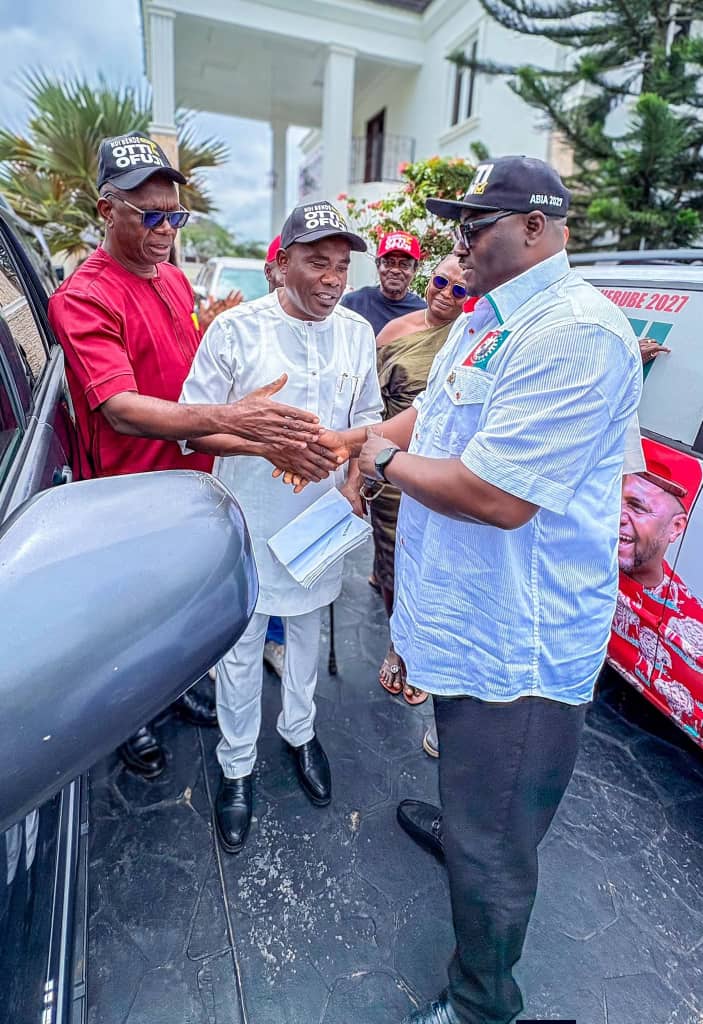 Anyaso Unveils Campaign Team for Bende, Hands Over SUVs to Top Officials 4 Anyaso Unveils Campaign Team for Bende, Hands Over SUVs to Top Officials