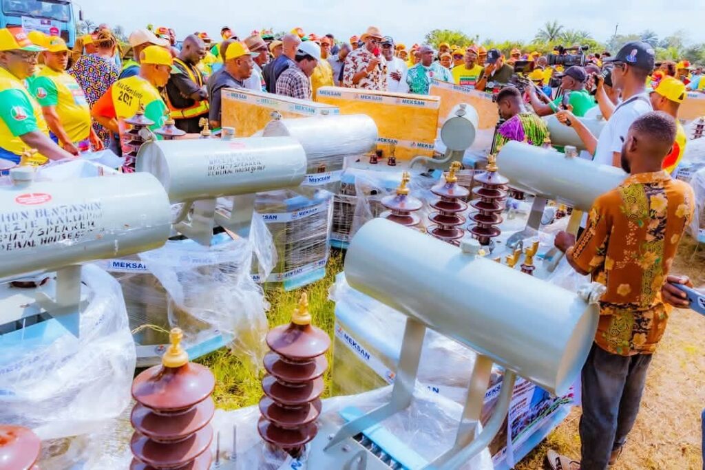 Deputy Speaker, Kalu Distributes 26 Transformers, 40,000 Solar Panels in Bende Light-Up Project