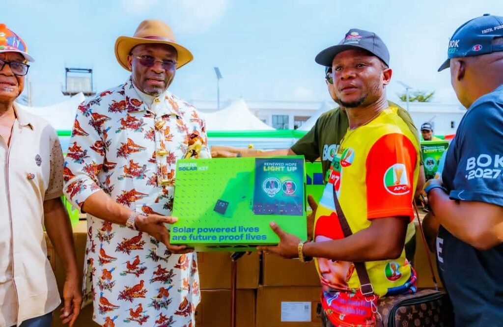 Deputy Speaker, Kalu Distributes 26 Transformers, 40,000 Solar Panels in Bende Light-Up Project