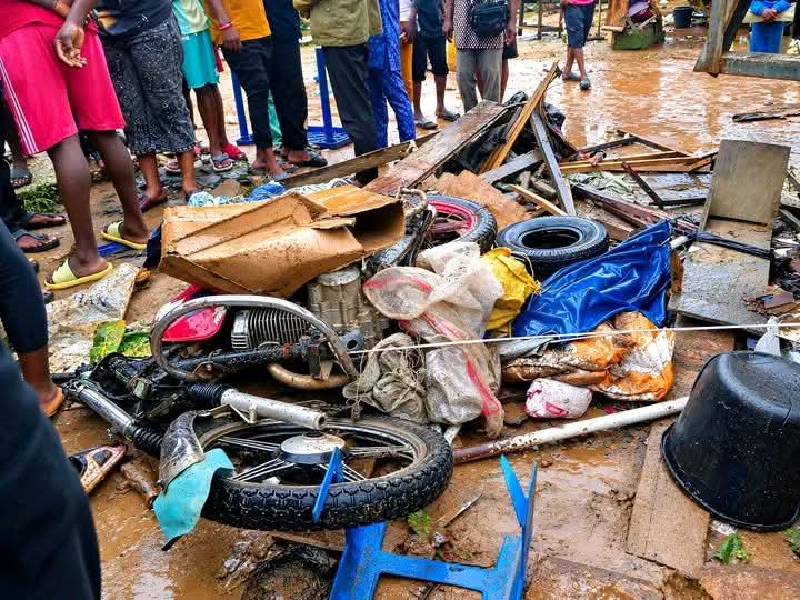 Truck Rams Into Pedestrians at Osisioma Junction, Aba; Two Feared Dead, Several Injured